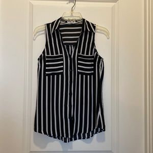 Express XS Sleeveless B&W Portofino Sleeveless Top